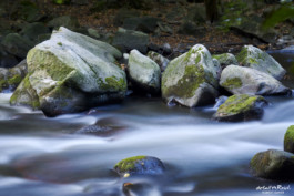 fließendes Wasser im Bodetal Harz bei Langzeitbelichtung mit ND Filter